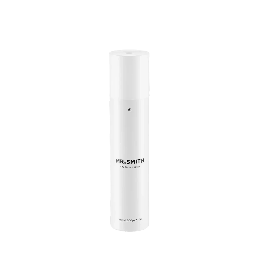 Witte spuitbus van 200g Mr. Smith Dry Texture Spray op een zwarte achtergrond.