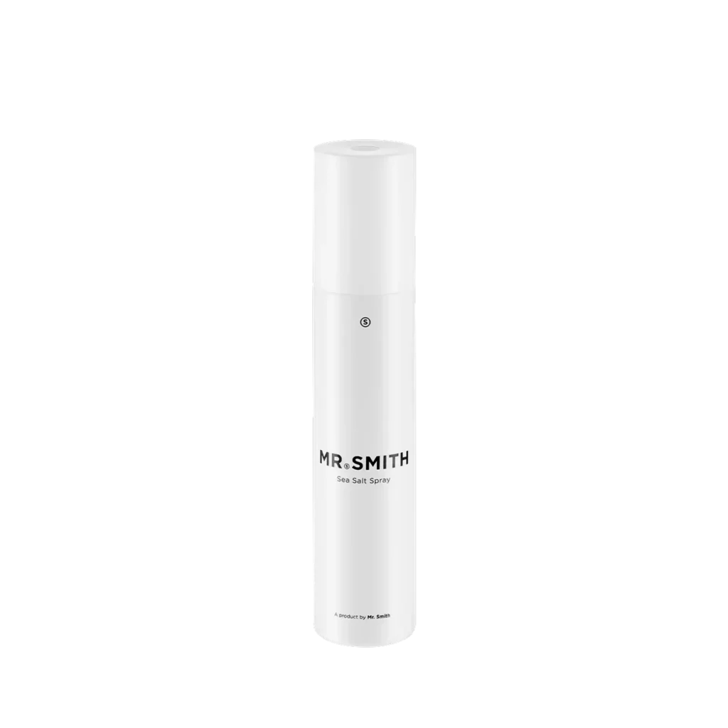 Witte fles van 150 ml Mr. Smith Sea Salt Spray met minimalistisch design.